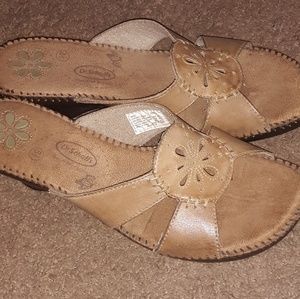 Dr. Scholls tan sandals